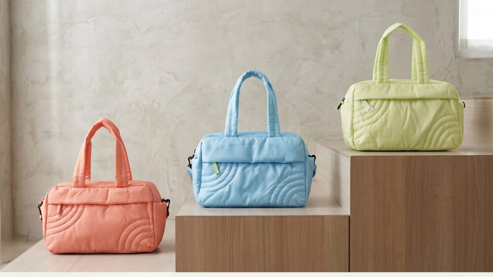 嫩綠色輕量雲朵旅行托特包｜Soft Green Puffy Travel Tote Bag